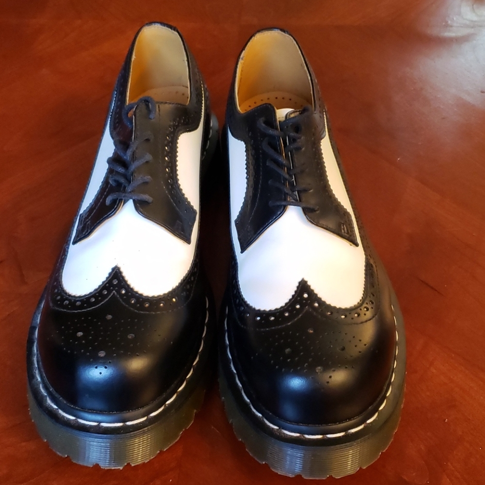 Dr. Marten's 3989 Bex Smooth Leather Brogue Shoes